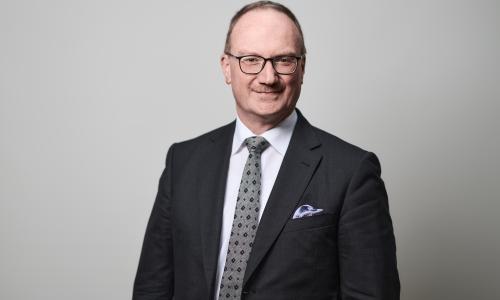 Lars P. Feld ist einer der renommiertesten deutschen Ökonomen, Professor für Wirtschaftspolitik an der Universität Freiburg und Direktor des Walter-Eucken-Instituts. 